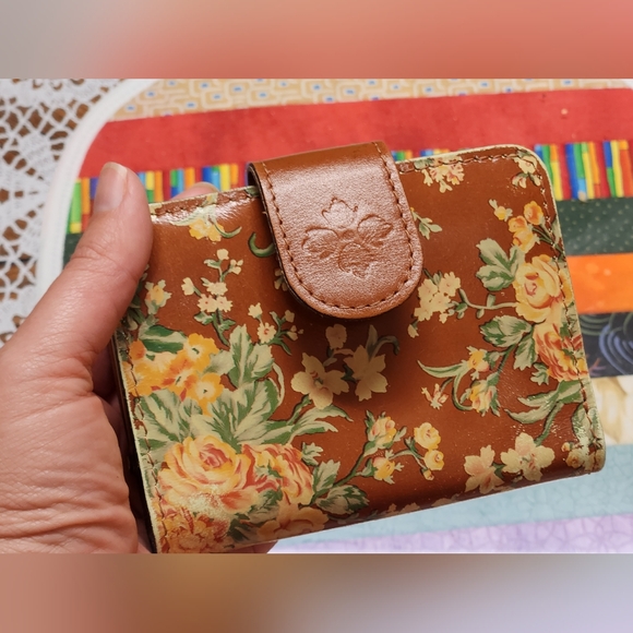 Patricia Nash Wallet - Picture 9 of 11